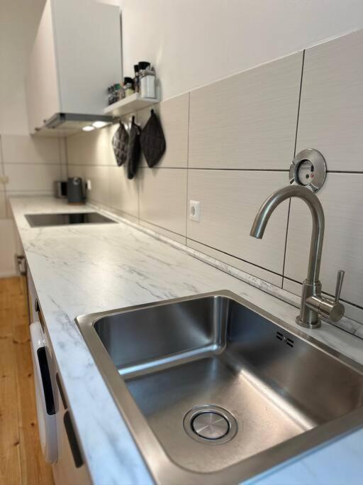 Modernes 2 Zimmer Apartment ベルリン エクステリア 写真